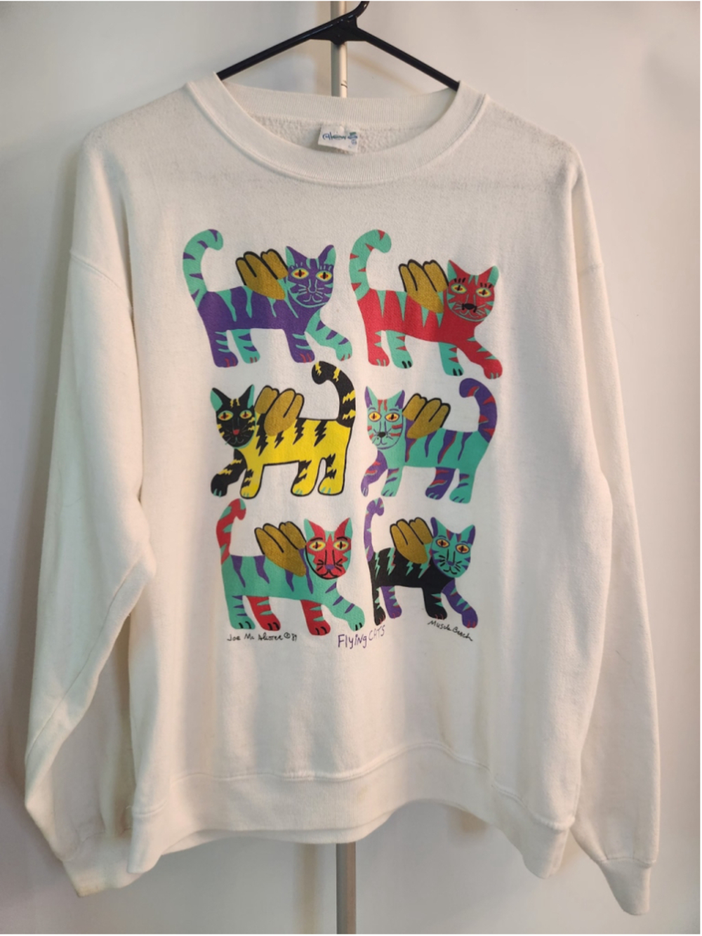 Women's Alore Vintage Flying Cats Sweatshirt White Size L